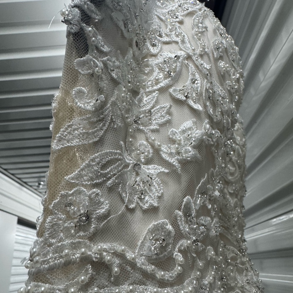 Allure Bridals Wedding Dress – Size 16 – Lace Bodice, Tulle Skirt, Small Train - Picture 11 of 11